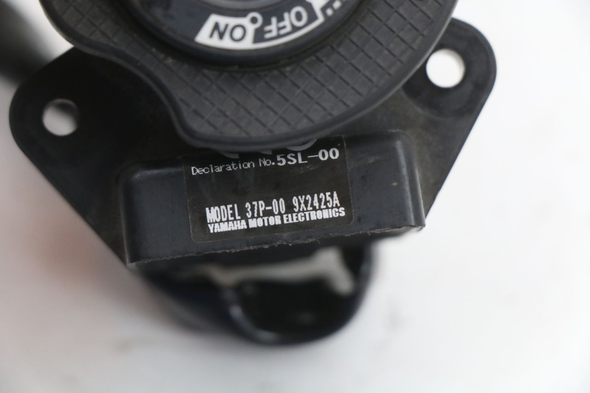 photo de RELAIS ELECTRIQUE YAMAHA X-MAX XMAX 125 (2010 - 2013) - Gros plan technique