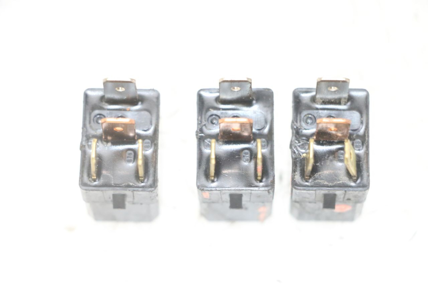 photo de RELAIS ELECTRIQUE YAMAHA XMAX X-MAX 125 (2006 - 2009) - Autre angle de vue