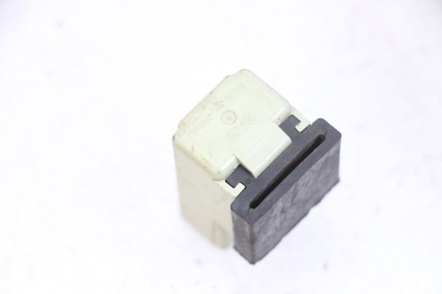 photo de RELAIS ELECTRIQUE YAMAHA X-MAX XMAX 125 (2010 - 2013) - Autre angle de vue