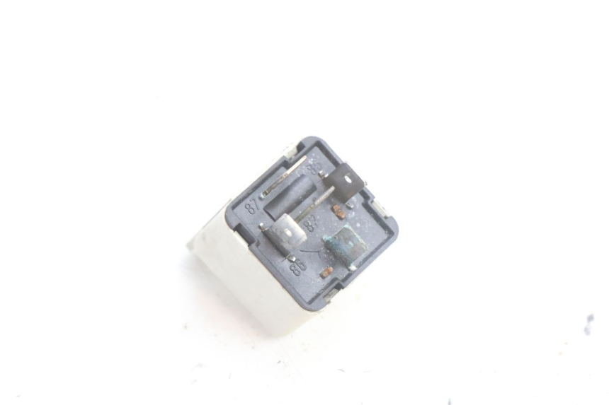 photo de RELAIS ELECTRIQUE PIAGGIO X9 AMALFI 180 (2000 - 2003) - Autre angle de vue