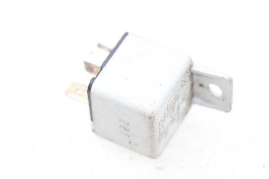 photo de RELAIS ELECTRIQUE PIAGGIO X9 125 (2000 - 2003) - Détail de la pièce