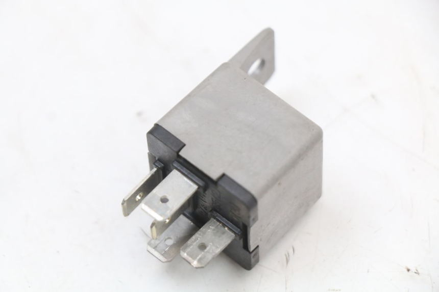 photo de RELAIS ELECTRIQUE PIAGGIO XEVO - X EVO 125 (2007 - 2017) - Autre angle de vue