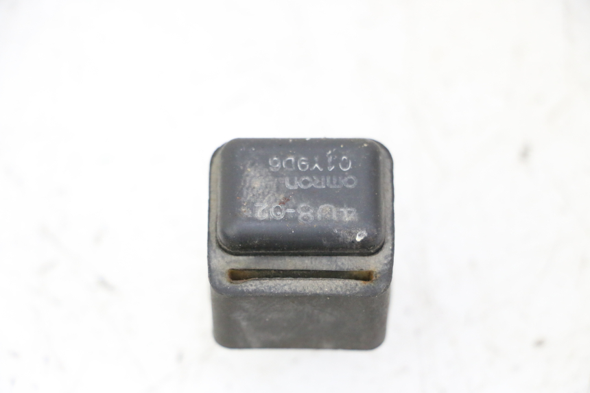 photo de RELAIS ELECTRIQUE YAMAHA XJN DIVERSION 600 (2000 - 2003) - Détail de la pièce