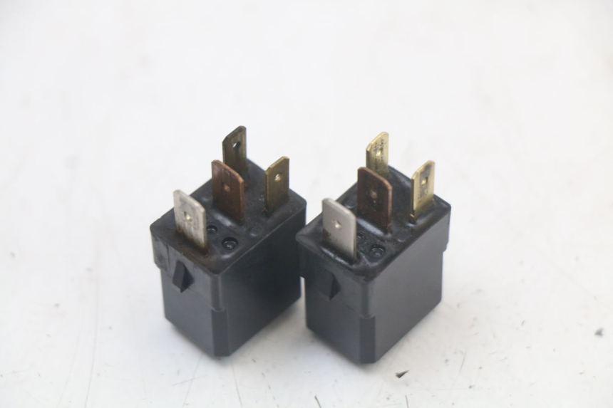 photo de RELAIS ELECTRIQUE YAMAHA FZ1 FAZER 1000 (2007 - 2009) - Détail de la pièce