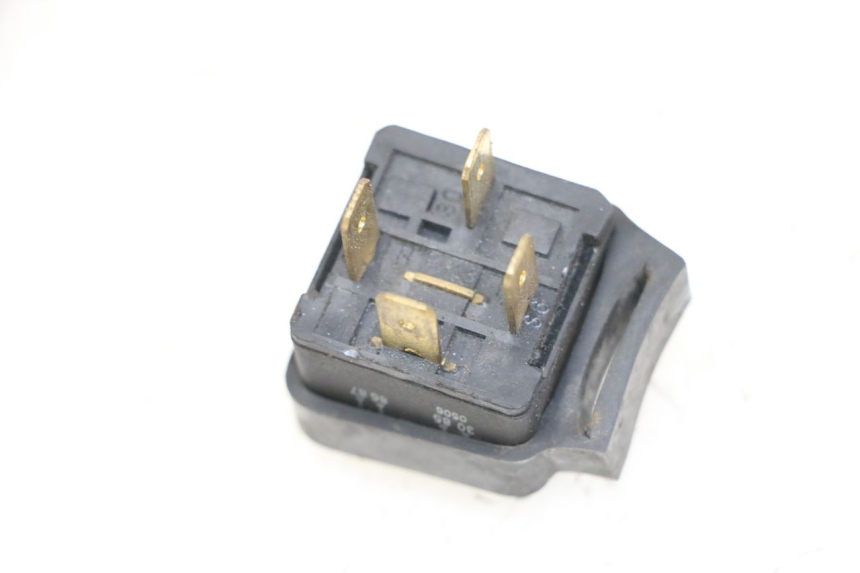 photo de RELAIS ELECTRIQUE YAMAHA YP MAJESTY 125 (2007 - 2010) - Zoom état d’usage