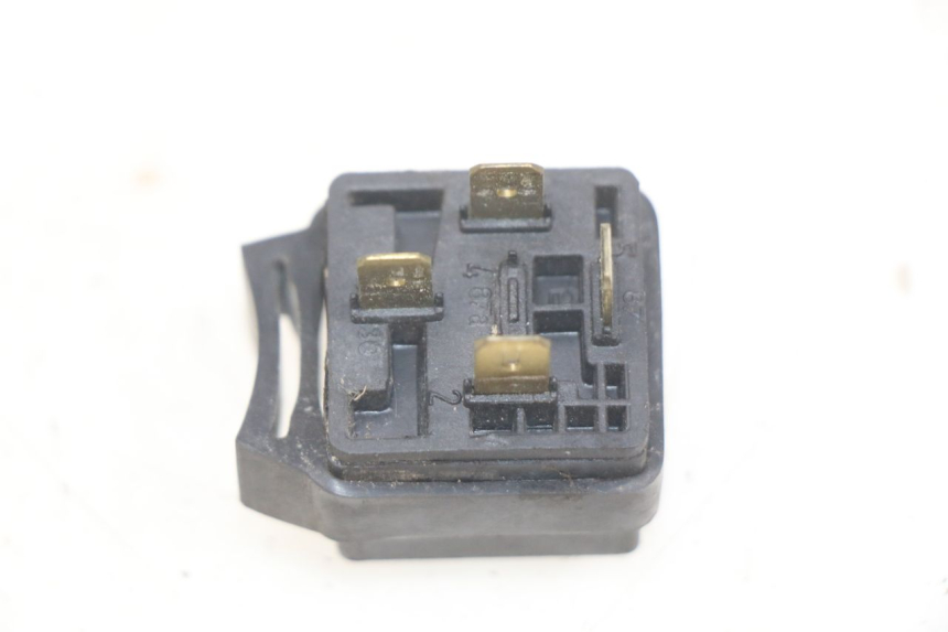 photo de RELAIS ELECTRIQUE YAMAHA YP MAJESTY 125 (1998 - 2001) - Zoom état d’usage