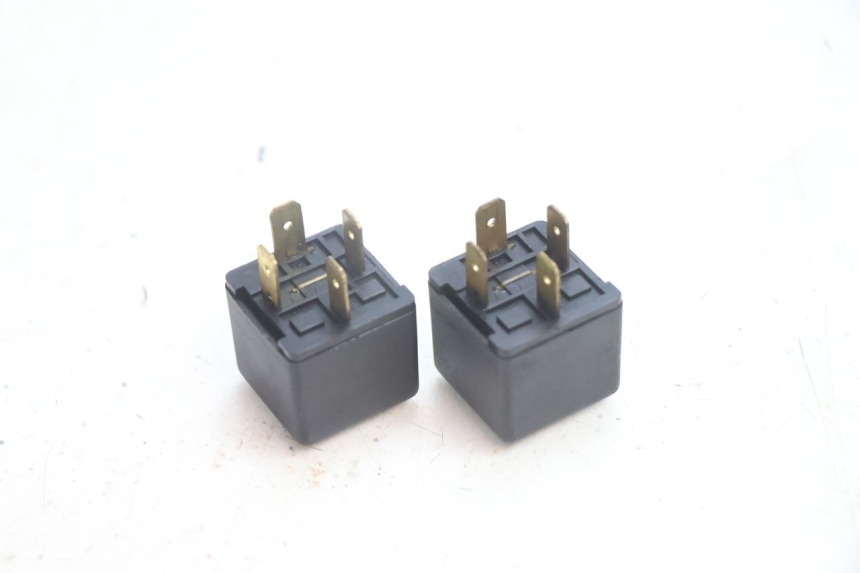photo de RELAIS ELECTRIQUE YAMAHA YP MAJESTY 125 (2002 - 2006) - Autre angle de vue