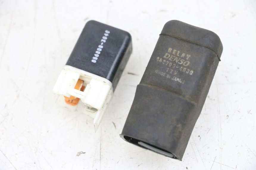 photo de RELAIS ELECTRIQUE KAWASAKI ZR 7 750 (1999 - 2004) - Vue principale