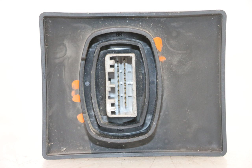 photo de RELAIS PHARE HONDA PCX (JF57/JF64) 125 (2014 - 2018) - Autre angle de vue