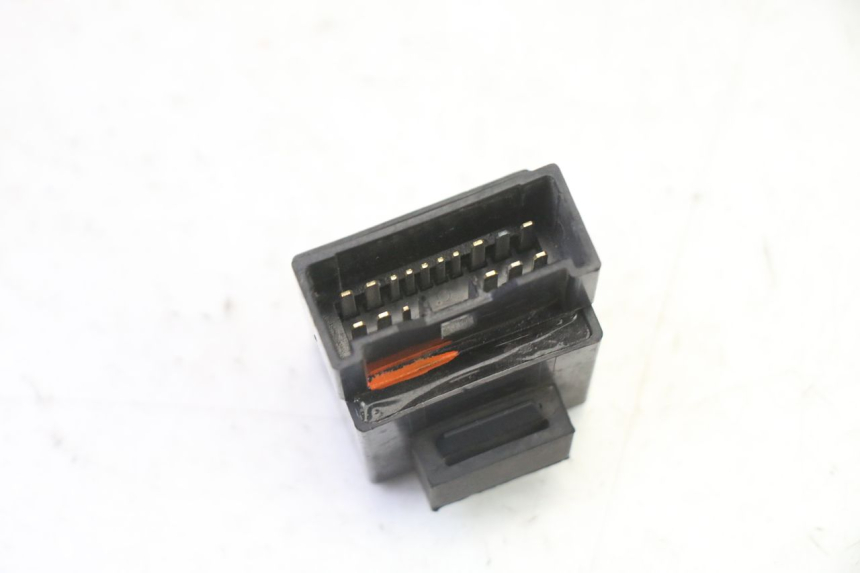 photo de RELAIS POMPE À ESSENCE YAMAHA FJR ABS 1300 (2006 - 2012) - Gros plan technique