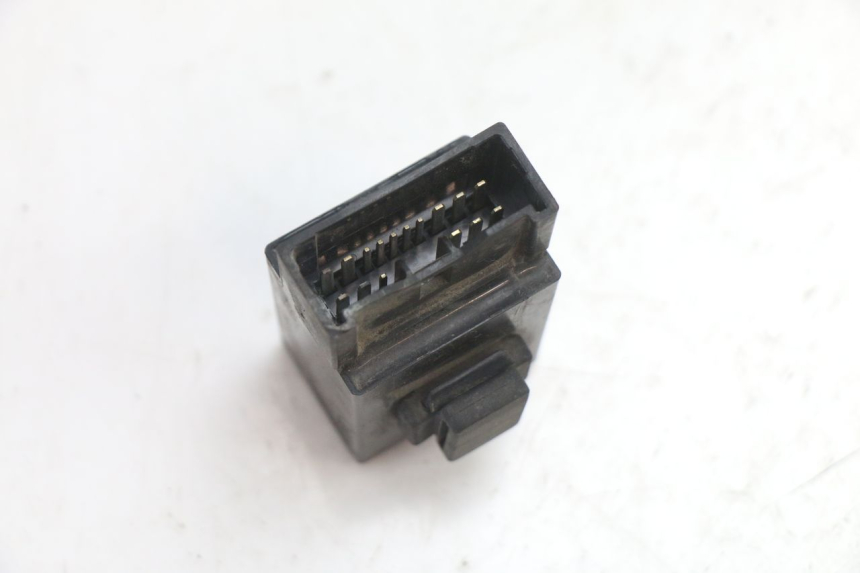 photo de RELAIS POMPE À ESSENCE YAMAHA FJR 1300 (2001 - 2005) - Autre angle de vue