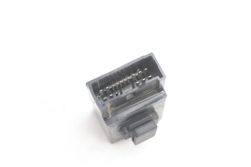 photo de RELAIS POMPE À ESSENCE YAMAHA FJR 1300 (2001 - 2005) - Autre angle de vue