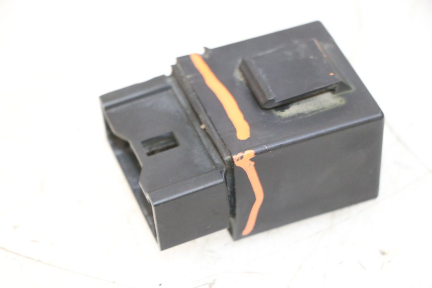 photo de RELAIS POMPE À ESSENCE YAMAHA FZ6 N FAZER 600 (2004 - 2006) - Détail de la pièce