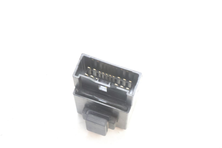 photo de RELAIS POMPE À ESSENCE YAMAHA FZ8 800 (2010 - 2016) - Gros plan technique