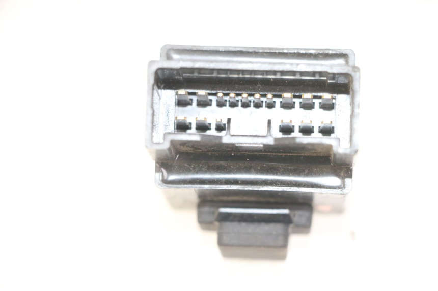 photo de RELAIS POMPE À ESSENCE YAMAHA XJ6 ABS 600 (2008 - 2016) - Détail de la pièce