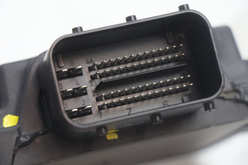 photo de RELAIS ROLL LOCK PIAGGIO MP3 HPE 530 (2022 - 2026) - Gros plan technique