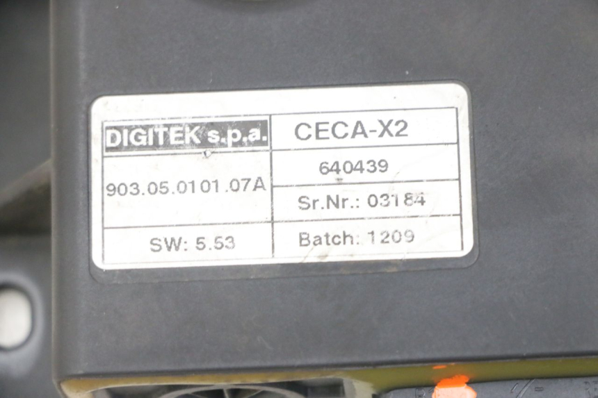 photo de RELAIS ROLL LOCK PIAGGIO MP3 LT 400 (2007 - 2012) - Gros plan technique