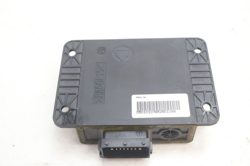 photo de RELAIS ROLL LOCK PIAGGIO MP3 LT 300 (2010 - 2016) - Gros plan technique