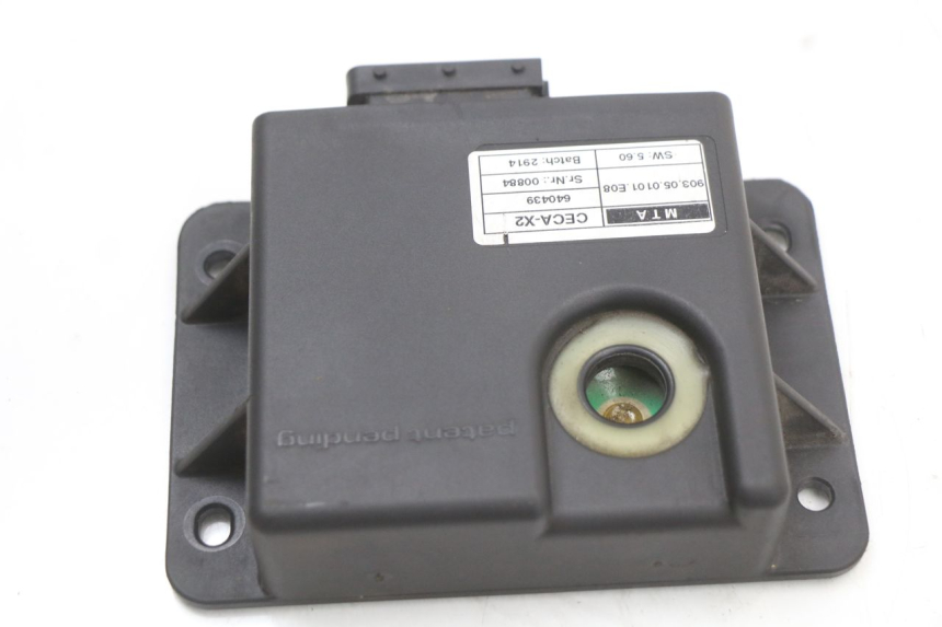 photo de RELAIS ROLL LOCK PIAGGIO MP3 500 (2011 - 2015) - Gros plan technique