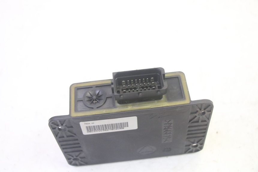 photo de RELAIS ROLL LOCK PIAGGIO MP3 RL 250 (2006 - 2010) - Gros plan technique