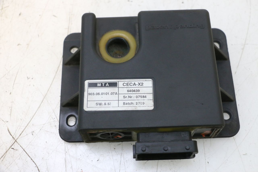 photo de RELAIS ROLL LOCK PIAGGIO MP3 RL 250 (2006 - 2010) - Gros plan technique