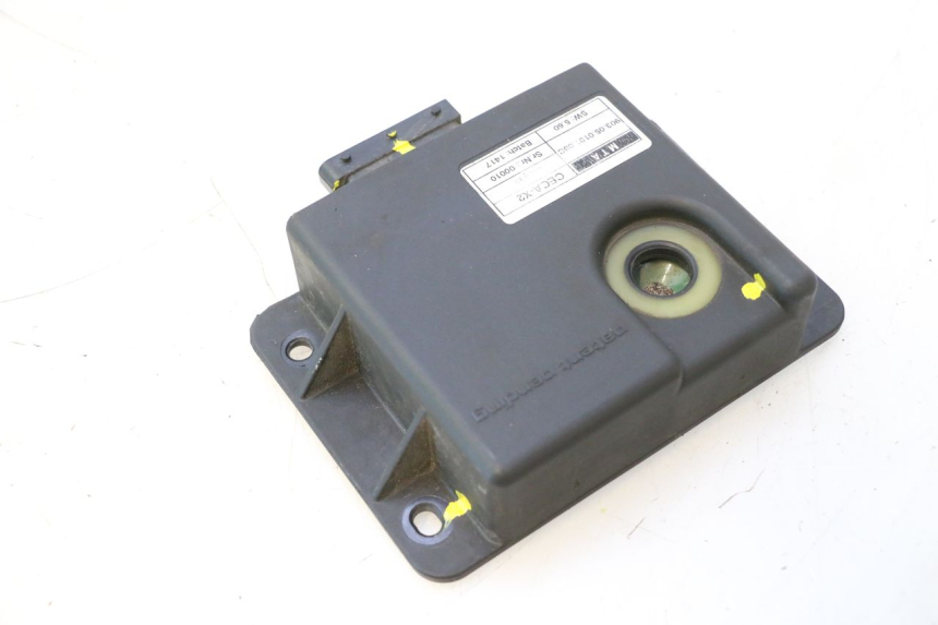 photo de RELAIS ROLL LOCK PIAGGIO MP3 500 (2016 - 2018) - Points de fixation