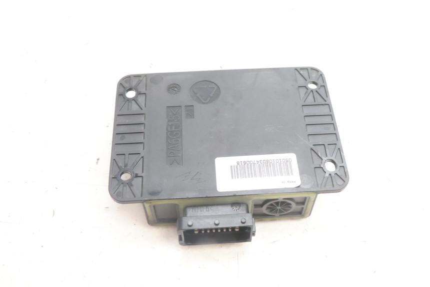 photo de RELAIS ROLL LOCK PIAGGIO MP3 500 (2016 - 2018) - Gros plan technique