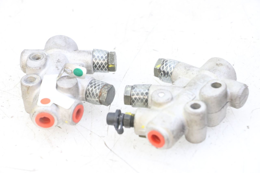 photo de REPARTITEUR FREIN PIAGGIO IE MP3 YOURBAN 300 (2011 - 2016) - Détail de la pièce