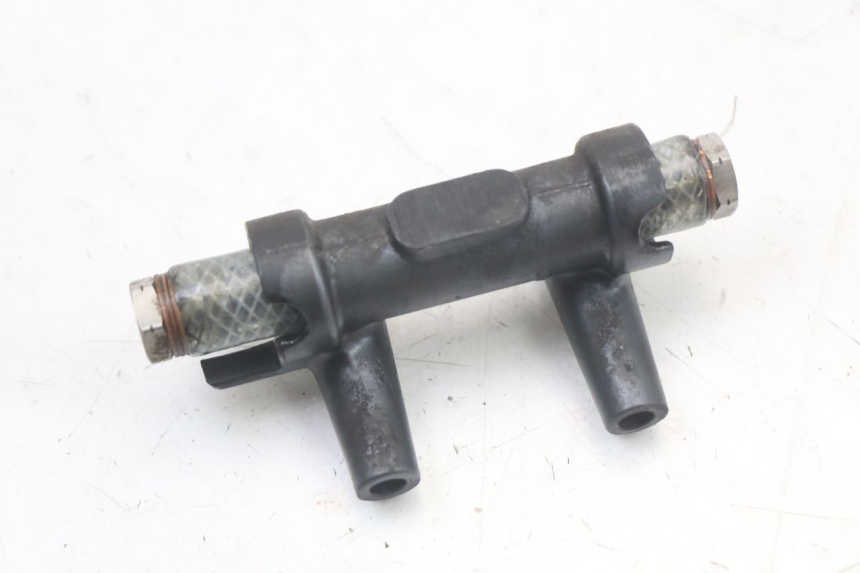 photo de REPARTITEUR FREIN KAWASAKI GTR 1000 (1994 - 2004) - Autre angle de vue