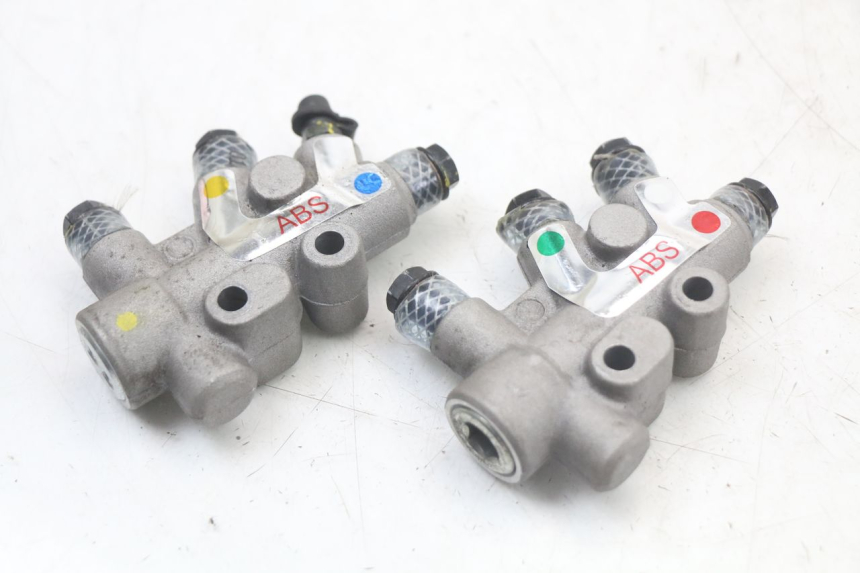 photo de REPARTITEUR FREIN PIAGGIO MP3 HPE 350 (2018 - 2020) - Détail de la pièce