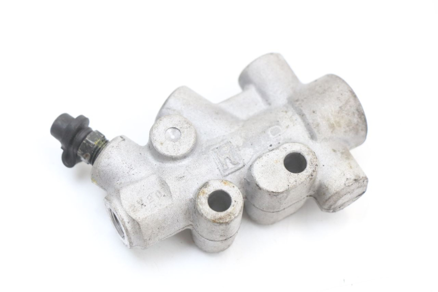 photo de REPARTITEUR FREIN PIAGGIO MP3 LT 400 (2007 - 2012) - Gros plan technique