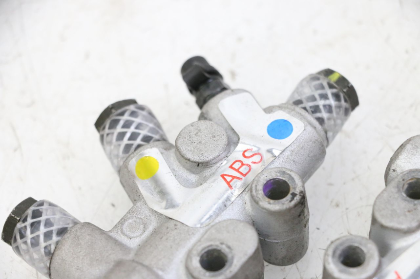 photo de REPARTITEUR FREIN PIAGGIO MP3 500 (2014 - 2017) - Autre angle de vue