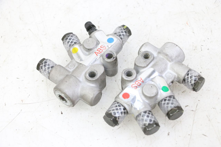 photo de REPARTITEUR FREIN PIAGGIO MP3 500 (2014 - 2017) - Gros plan technique