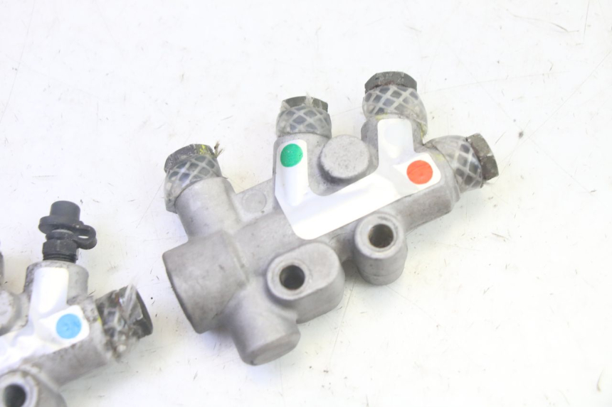 photo de REPARTITEUR FREIN PIAGGIO MP3 RL 250 (2006 - 2010) - Autre angle de vue