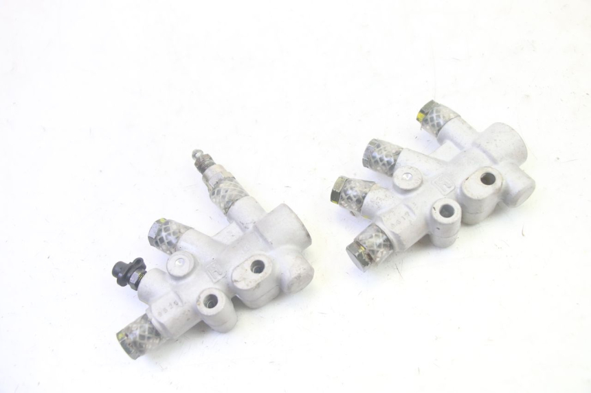 photo de REPARTITEUR FREIN PIAGGIO MP3 RL 250 (2006 - 2010) - Autre angle de vue