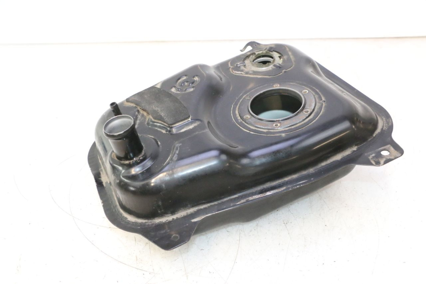 photo de RESERVOIR ESSENCE KYMCO AGILITY 16+ 4T 50 (2018 - 2023) - Points de fixation
