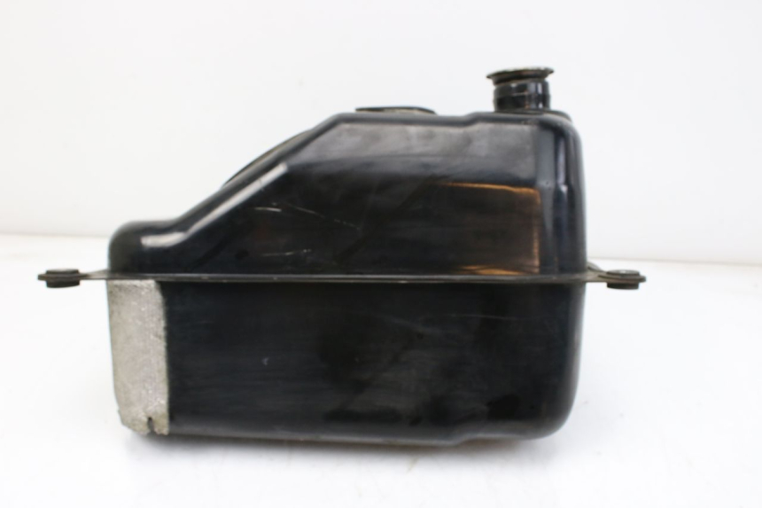 photo de RESERVOIR ESSENCE SUZUKI AN BURGMAN 400 (2006 - 2010) - Points de fixation