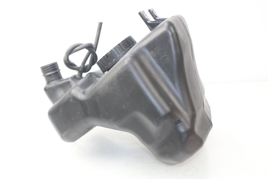 photo de RESERVOIR ESSENCE APRILIA ATLANTIC 125 (2003 - 2009) - Gros plan technique