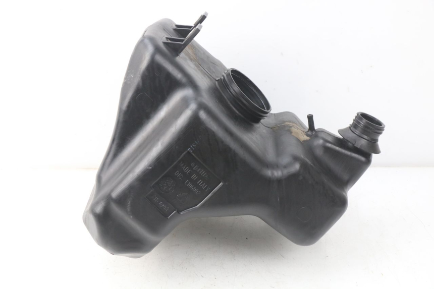 photo de RESERVOIR ESSENCE APRILIA ATLANTIC 125 (2003 - 2009) - Gros plan technique