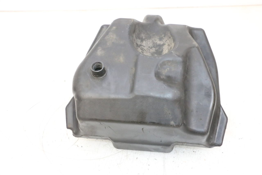 photo de RESERVOIR ESSENCE MBK BOOSTER SPIRIT NAKED 50 (2004 - 2017) - Détail de la pièce