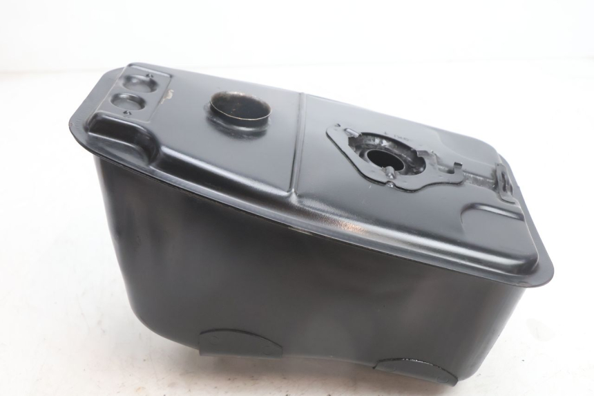 photo de RESERVOIR ESSENCE PEUGEOT BUXY 50 (1993 - 1998) - Détail de la pièce