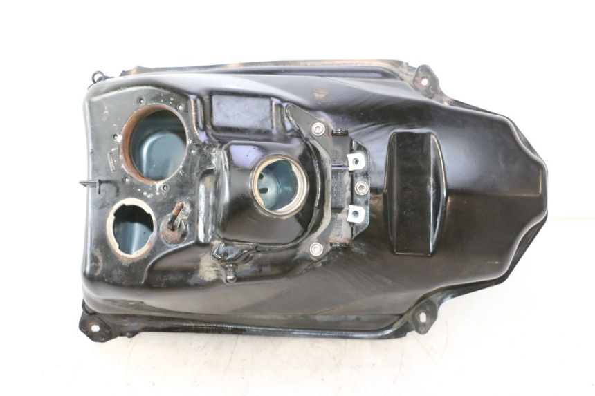 photo de RESERVOIR ESSENCE BMW C SPORT 650 (2015 - 2021) - Marquages et références