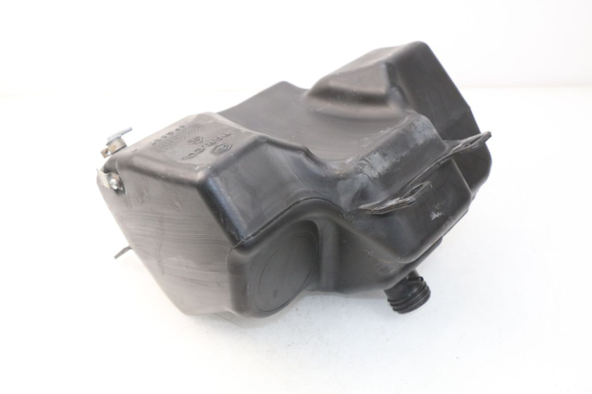 photo de RESERVOIR ESSENCE PIAGGIO CARNABY 125 (2007 - 2011) - Détail de la pièce
