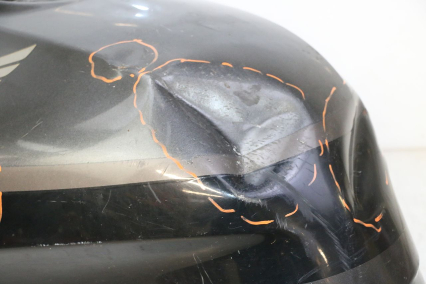 photo de RESERVOIR ESSENCE HONDA CBR F SC25 1000 (1989 - 1992) - Inspection visuelle