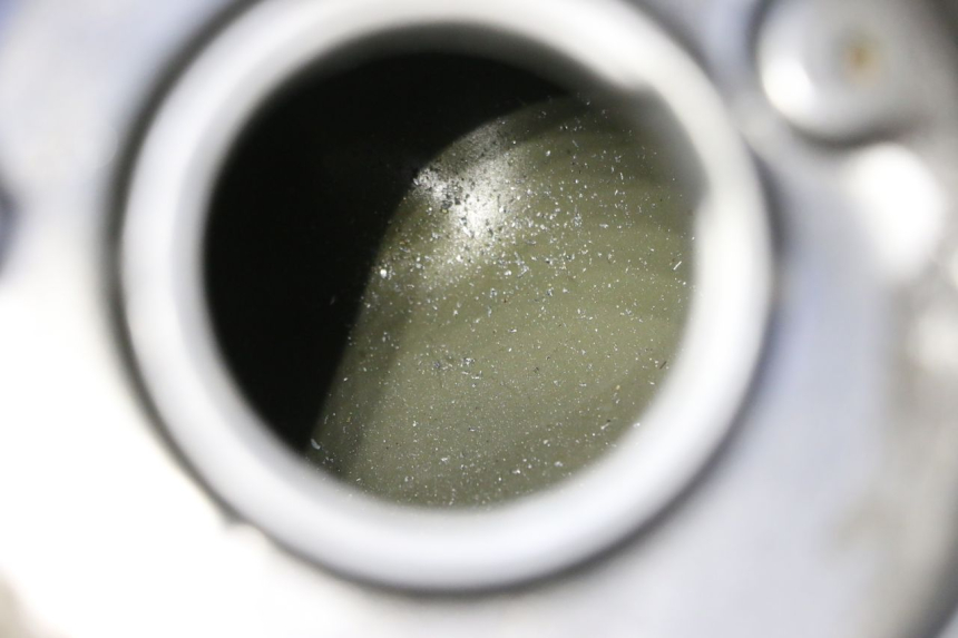 photo de RESERVOIR ESSENCE HONDA CBR F SC25 1000 (1989 - 1992) - Zoom état d’usage