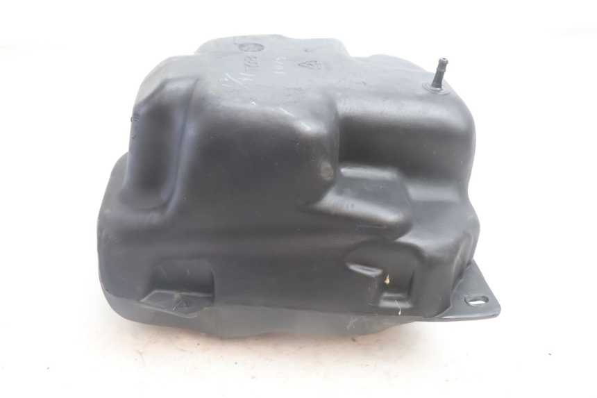 photo de RESERVOIR ESSENCE TGB CITY RS 50 (2011 - 2016) - Points de fixation