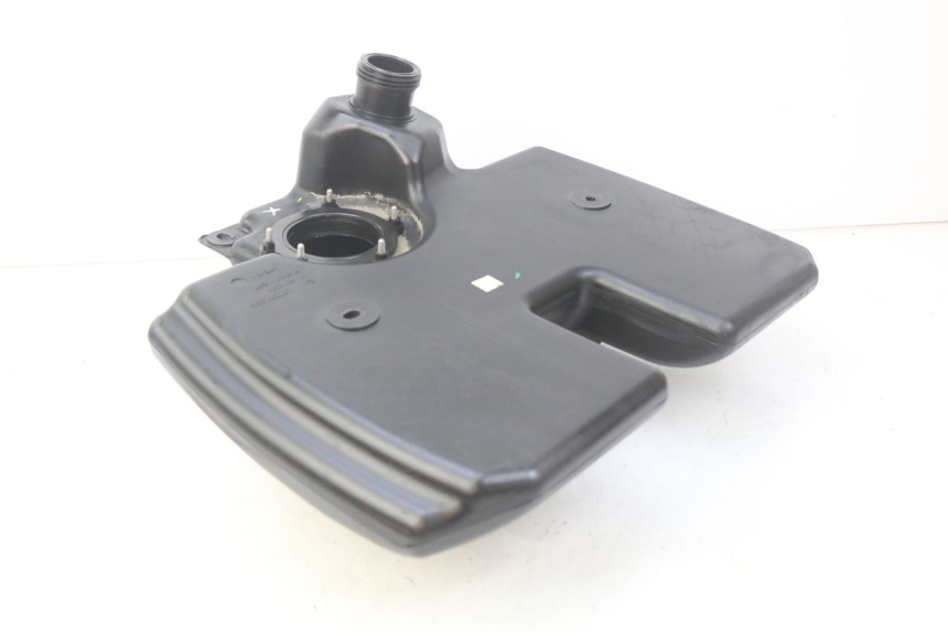 photo de RESERVOIR ESSENCE PEUGEOT CITYSTAR 125 (2011 - 2017) - Autre angle de vue