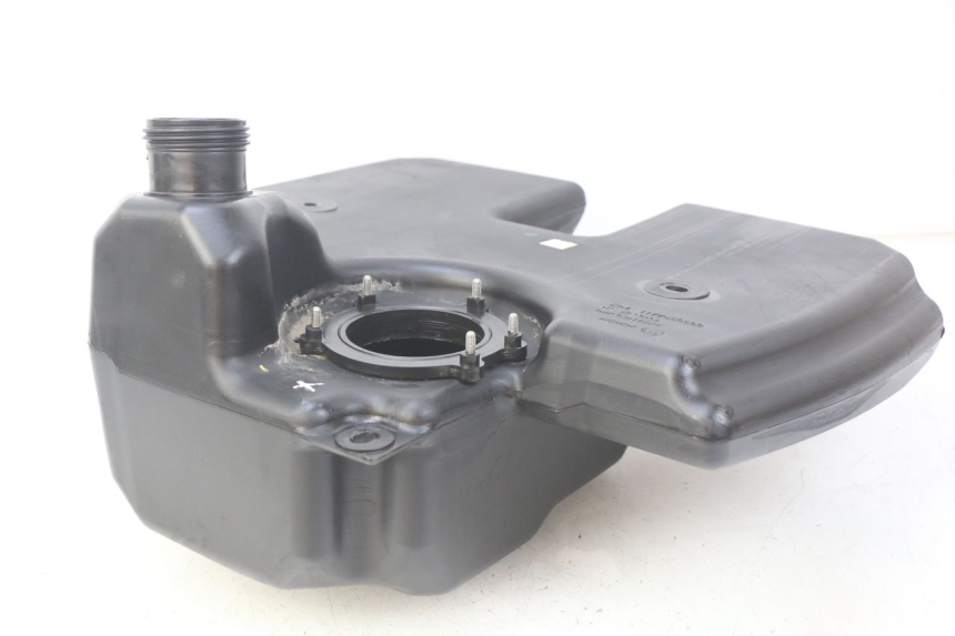 photo de RESERVOIR ESSENCE PEUGEOT CITYSTAR 125 (2011 - 2017) - Gros plan technique