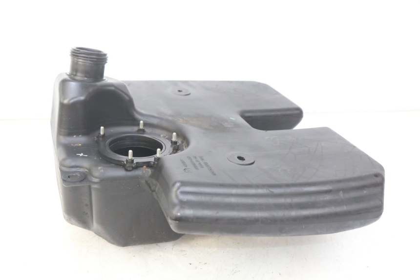 photo de RESERVOIR ESSENCE PEUGEOT CITYSTAR 125 (2011 - 2017) - Autre angle de vue