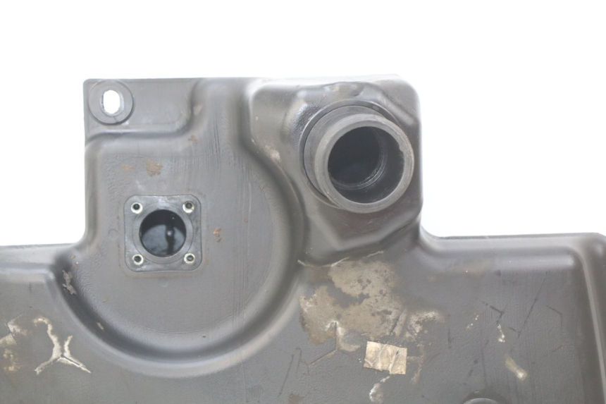 photo de RESERVOIR ESSENCE PEUGEOT CITYSTAR 50 (2013 - 2017) - Points de fixation